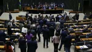 Projeto que altera regras eleitorais chega ao Senado e gera críticas por flexibilizar punições a partidos